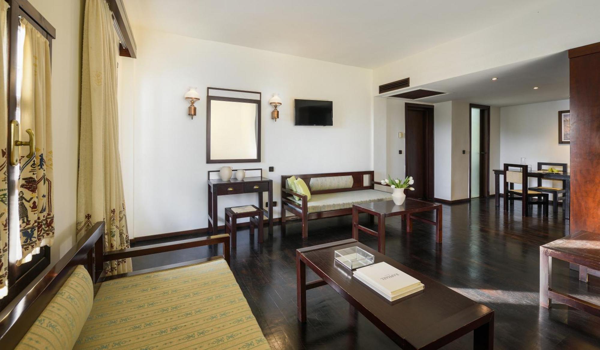 Simantro Resort باراليا ساني الغرفة الصورة A suite at the Taj Bengal