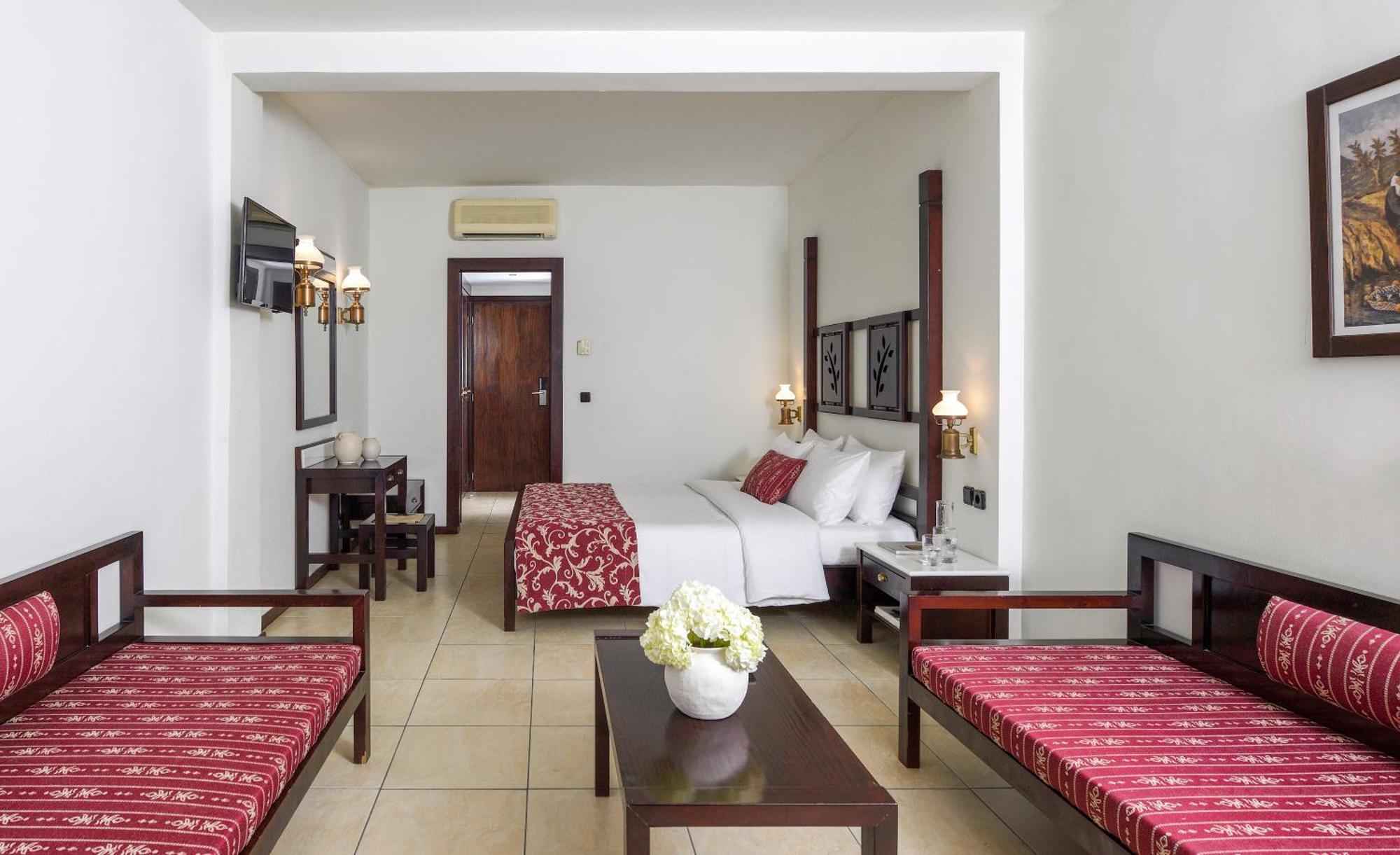 Simantro Resort باراليا ساني الغرفة الصورة A room at the hotel