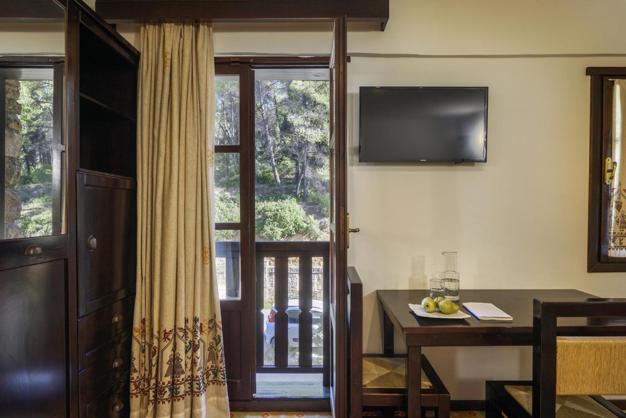 Simantro Resort باراليا ساني الغرفة الصورة A room at the hotel