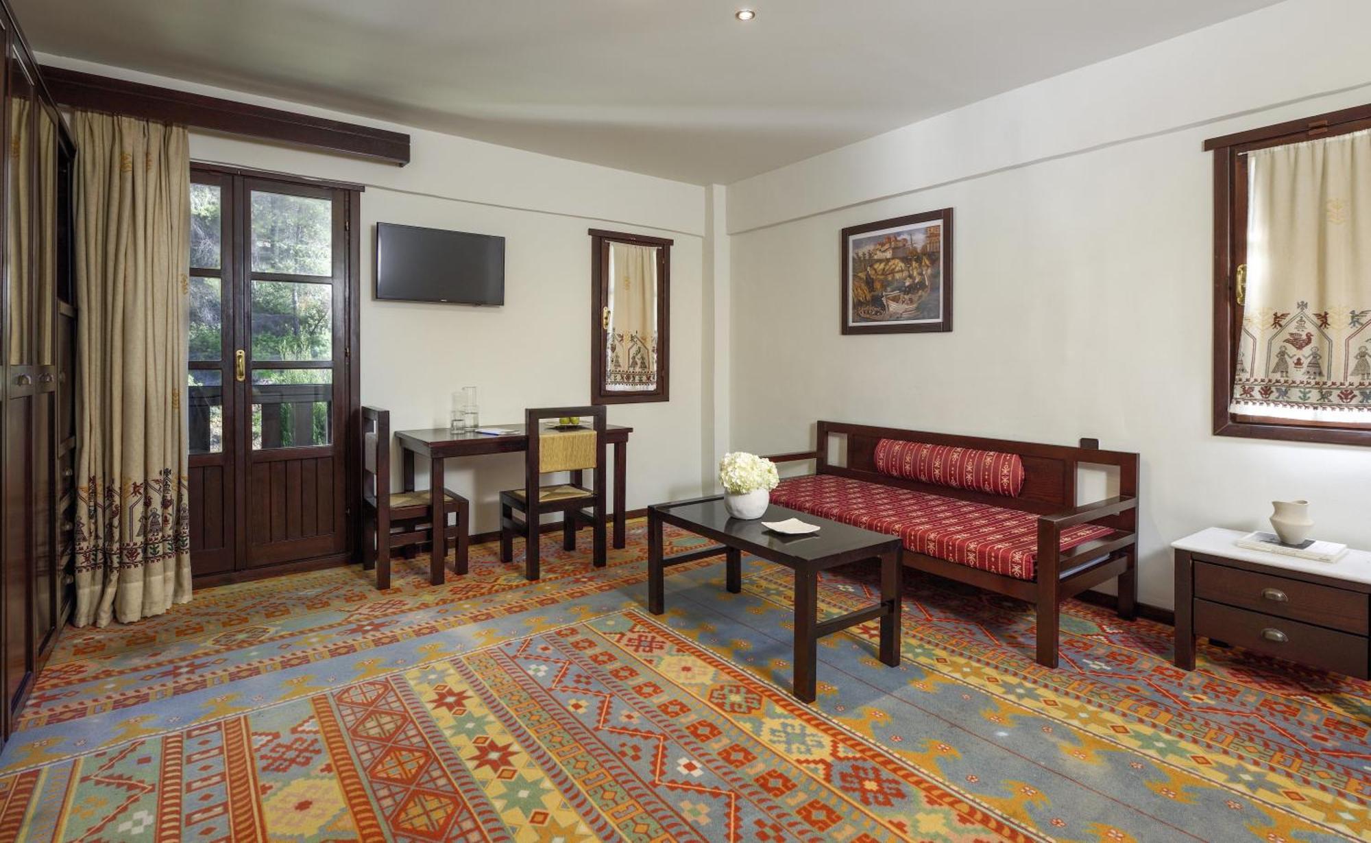 Simantro Resort باراليا ساني الغرفة الصورة A living room in a hotel