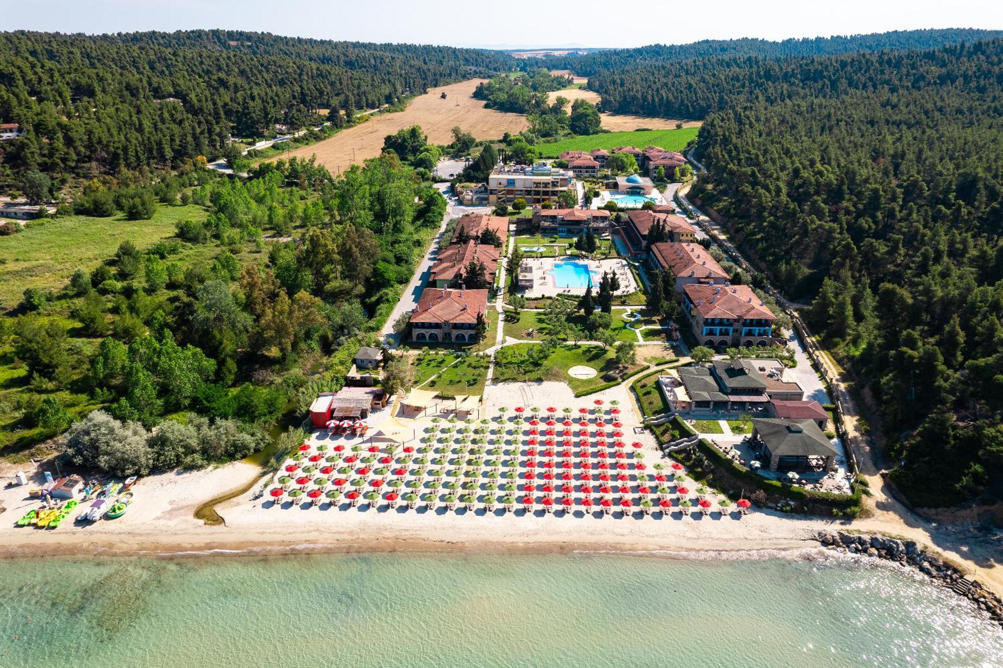 Simantro Resort باراليا ساني المظهر الخارجي الصورة Aerial view of the resort