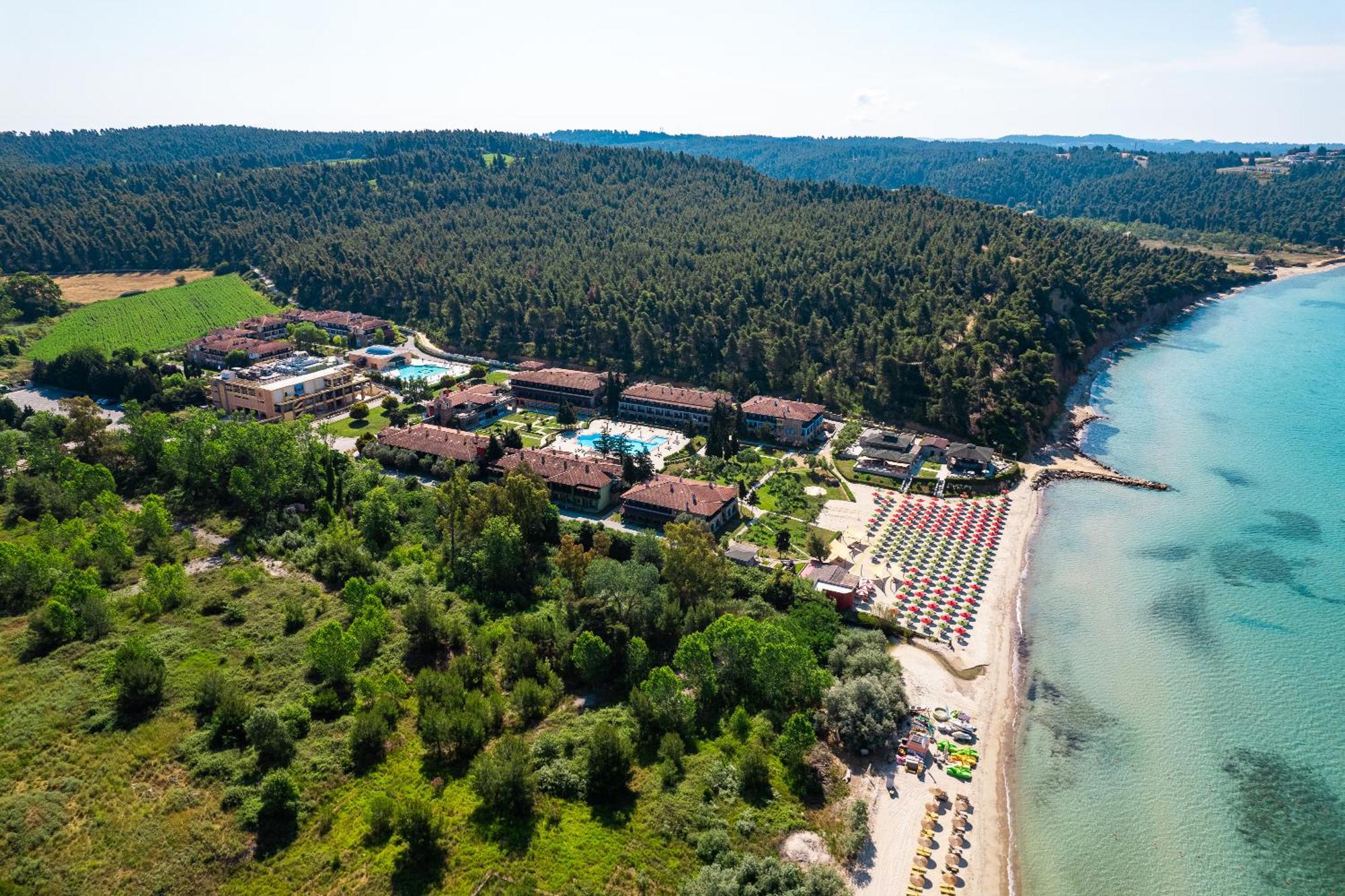 Simantro Resort باراليا ساني المظهر الخارجي الصورة Aerial view of the resort