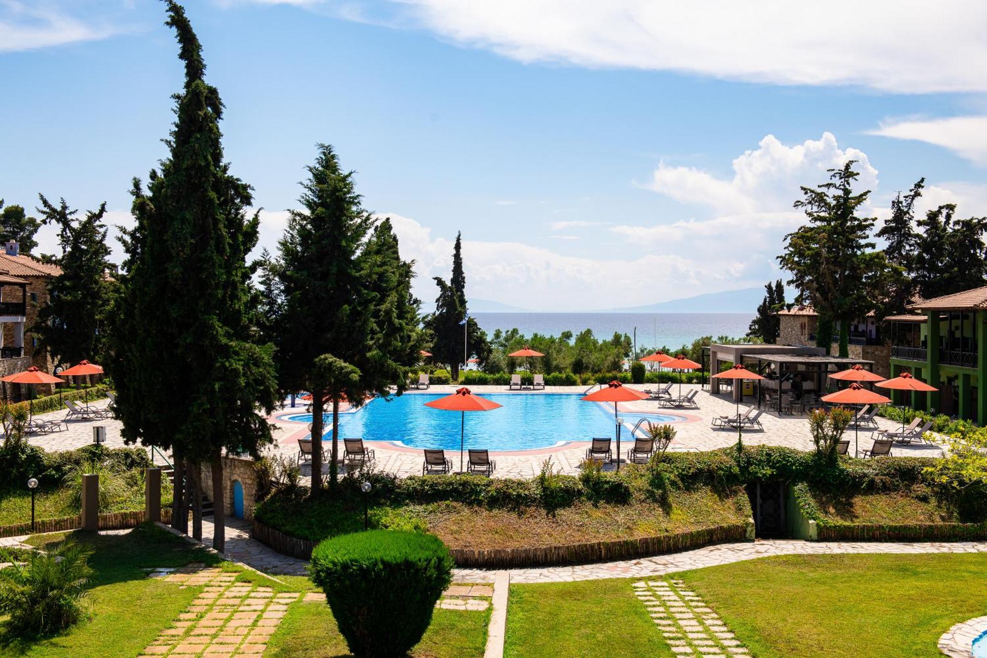 Simantro Resort باراليا ساني المظهر الخارجي الصورة The pool at the Athens Olympic Centre